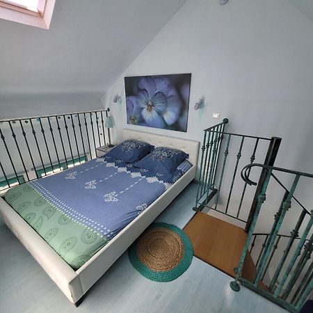 Gite Milly - 2 Studios En Coeur De Ville Ruang foto