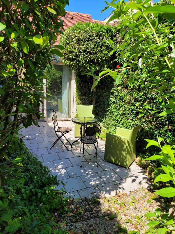 Gite Milly - 2 Studios En Coeur De Ville Bagian luar foto