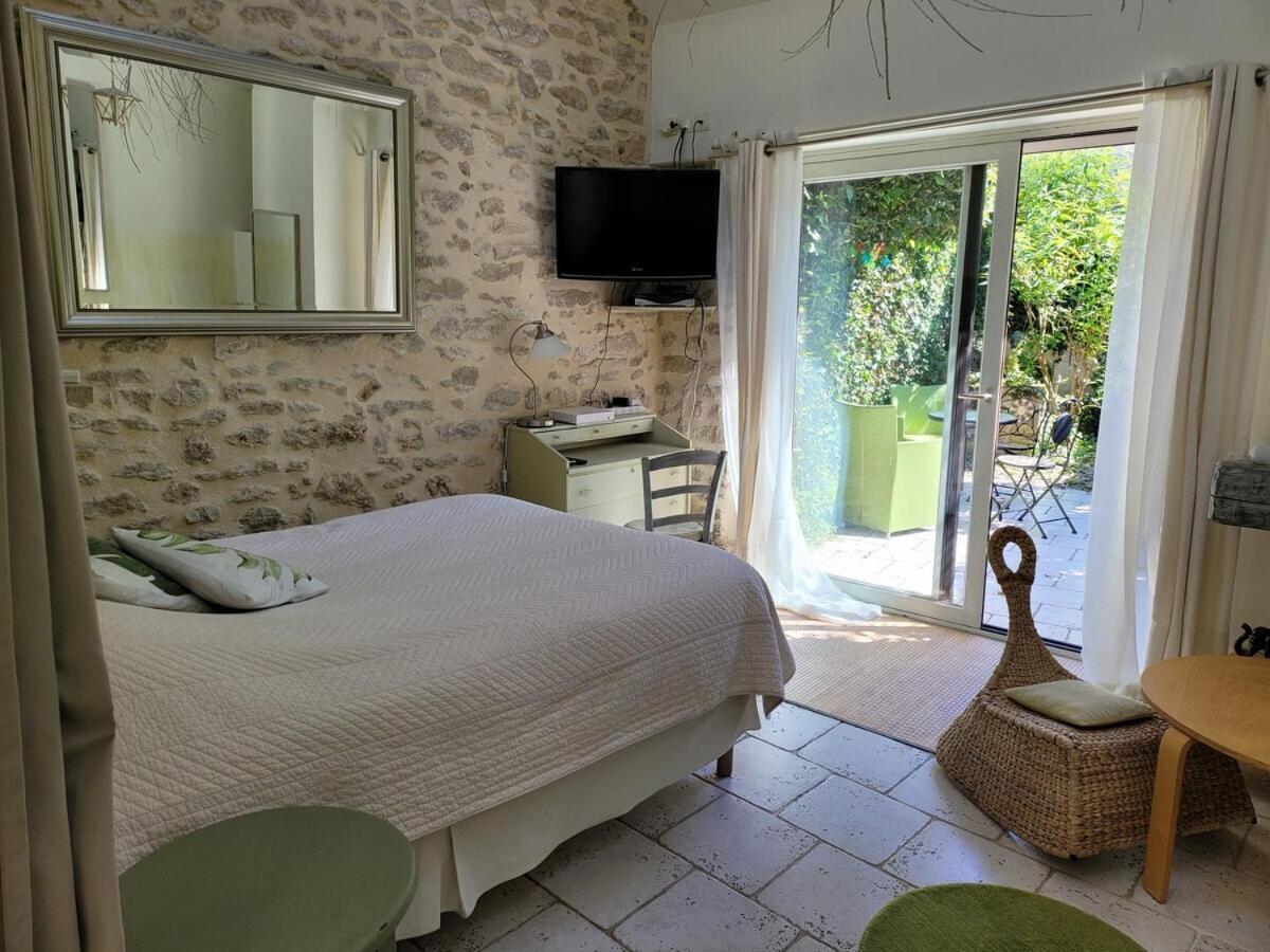 Gite Milly - 2 Studios En Coeur De Ville Ruang foto