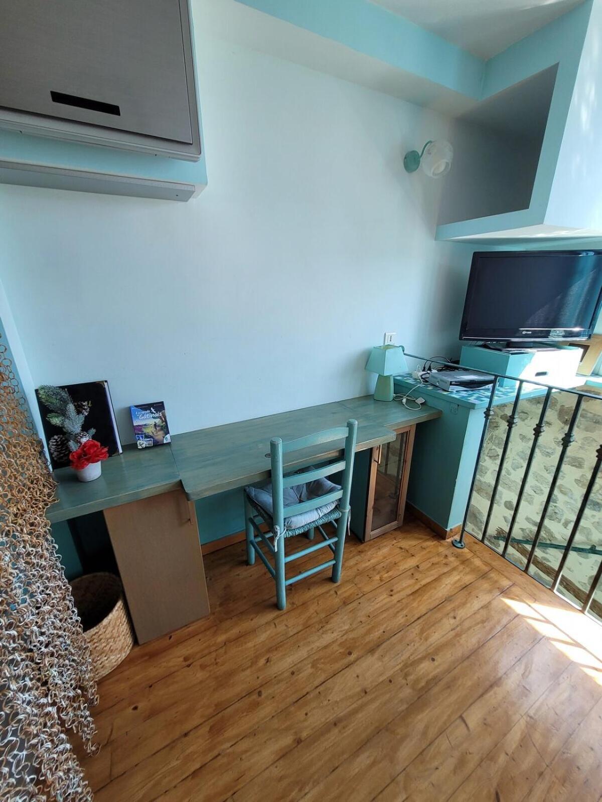 Gite Milly - 2 Studios En Coeur De Ville Ruang foto