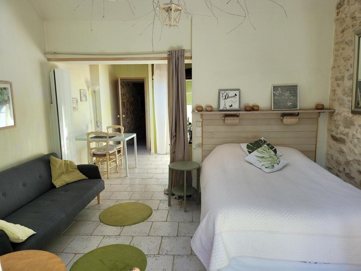 Gite Milly - 2 Studios En Coeur De Ville Ruang foto